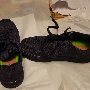 Cariuma Black New Women's Sneakers